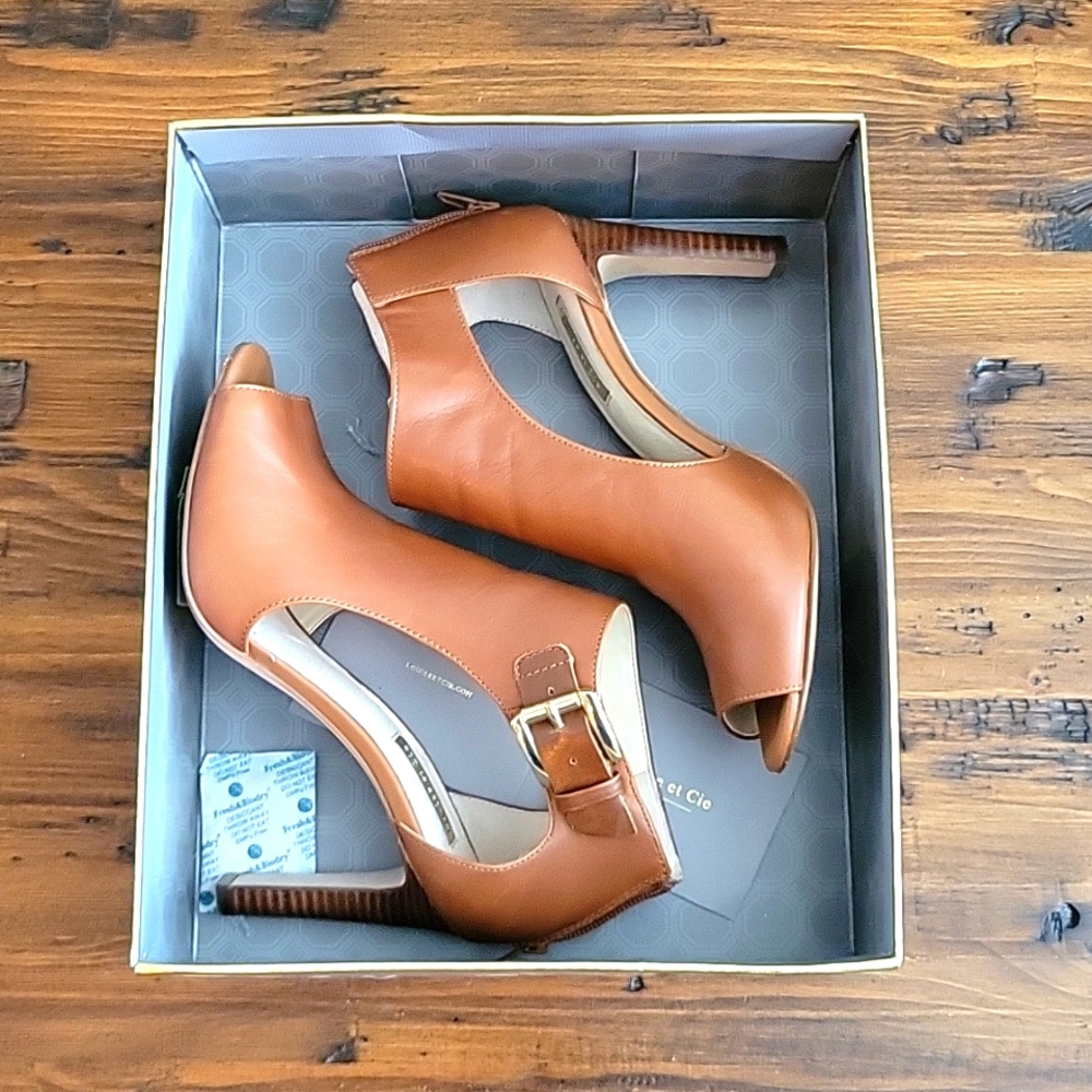 Louise et Cie Olivia brown leather Cutout Bootie